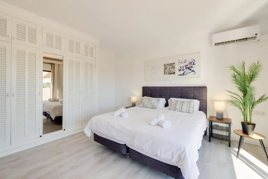 Holiday home Moderne Villa, Pool+Meerblick,Schnelles Wifi,Klima Calas de Mallorca Spain